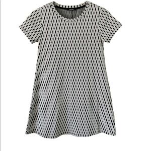 Alcott The Essential Gray and White Knit Swing Dress Diamond design Size Small